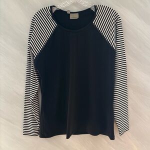 Athleta Women’s XL Black/White Striped Long Sleeve Rash Guard Swim Shirt Beach